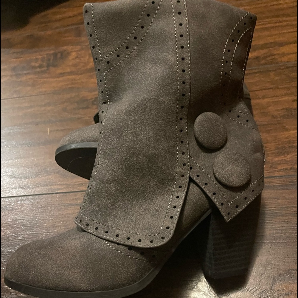 Not rated brand name size 6M